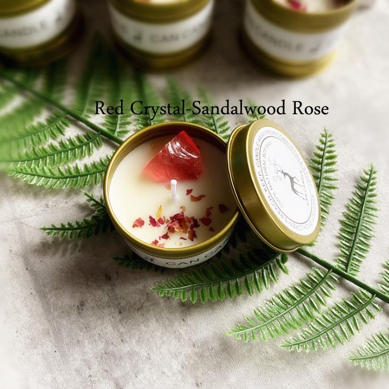 Essential Oil Scented Soy Wax Candle With Natural Rough Crystal And Dried Flowers