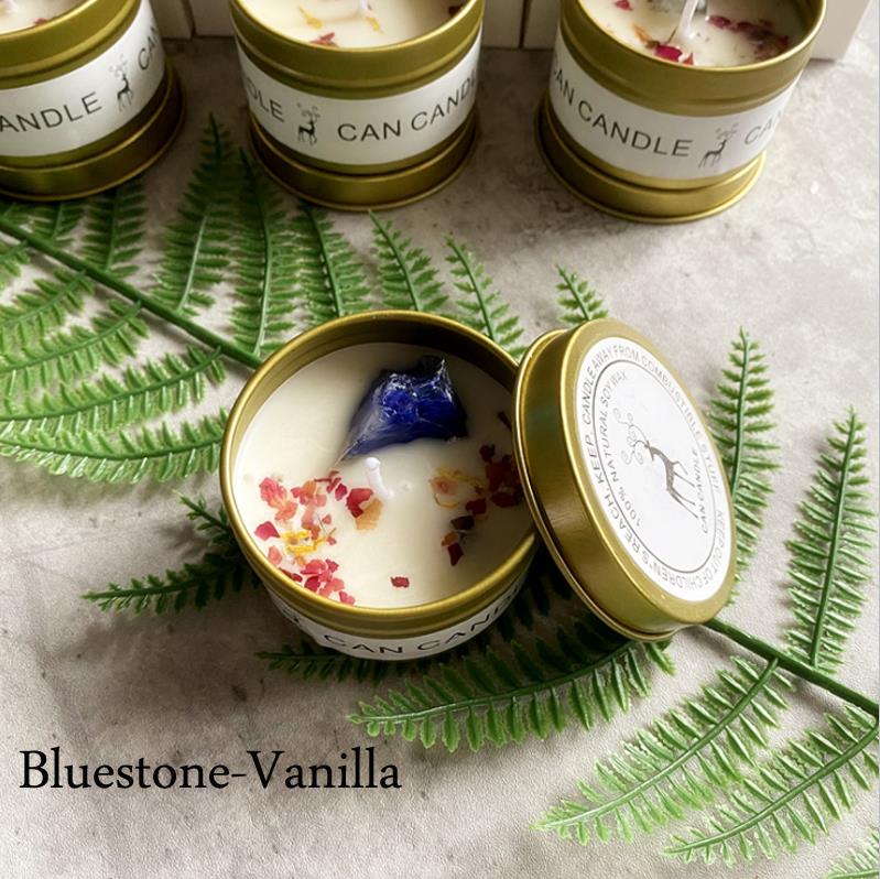 Essential Oil Scented Soy Wax Candle With Natural Rough Crystal And Dried Flowers